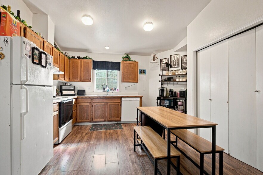 More Photos Of 1403-1407 S 18th Ave, Yakima Apartments For Sale