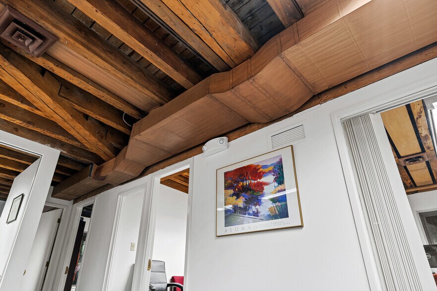 More Photos Of 21 Merchants Row, Boston Loft Creative Space For Sale