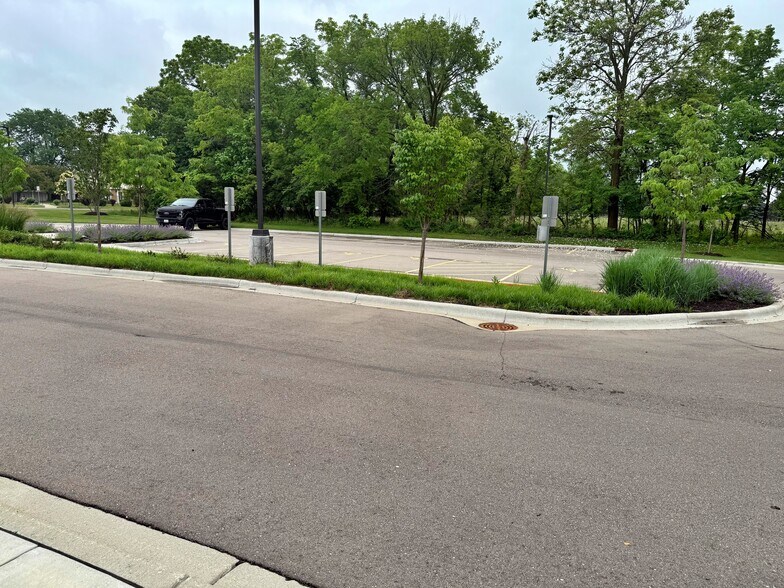 More Photos Of 2102 Freeman Pky, Beloit Medical For Lease