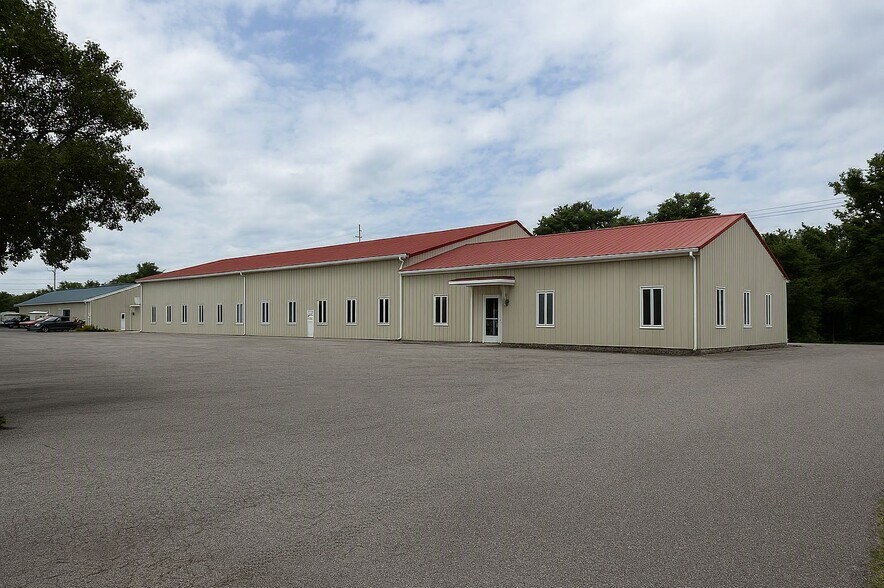 More Photos Of 1407 Mill Race Dr, Salem Showroom For Lease