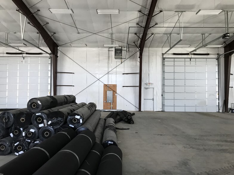 More Photos Of 6414 Wickum Rd, Williston Warehouse For Lease