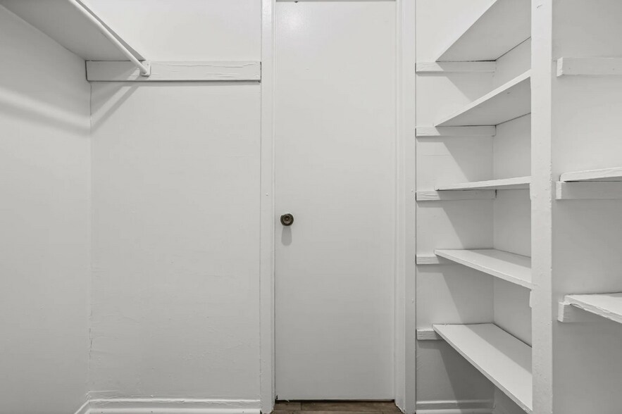 More Photos Of 601 Village Green Dr, Mobile Apartments For Sale