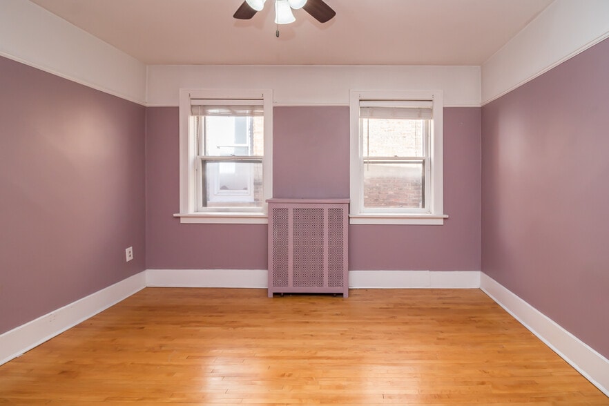 More Photos Of 71 N Williams St, Crystal Lake Storefront Retail Residential For Sale