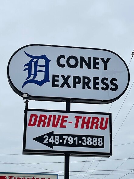 More Photos Of 2299 Elizabeth Lake Rd, Waterford Fast Food For Lease