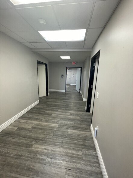 More Photos Of 10702 W Peoria Ave, Sun City Freestanding For Lease