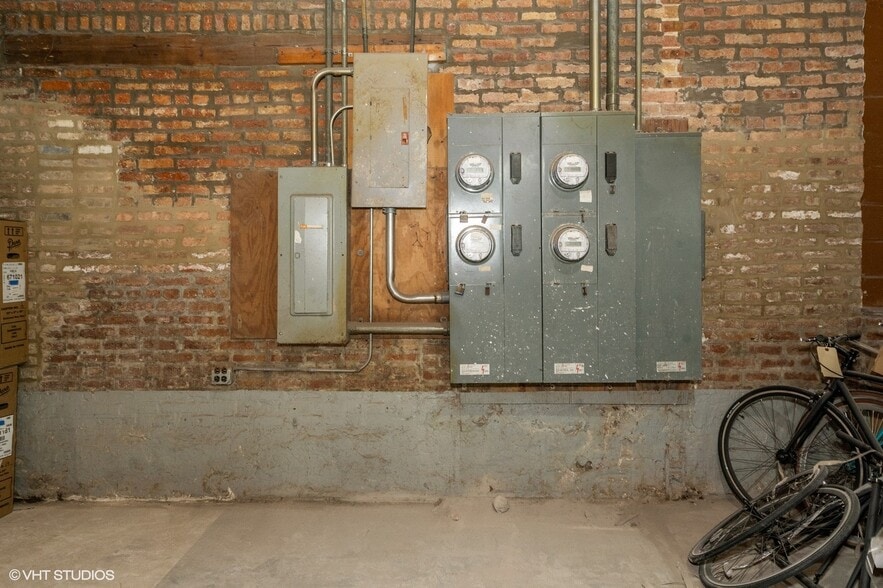 More Photos Of 2415 W 24th Pl, Chicago Warehouse For Sale