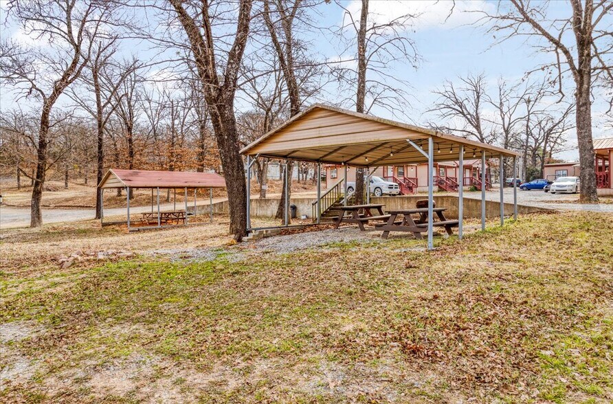 More Photos Of 141 Whippoorwill Dr, Mead Hotel For Sale