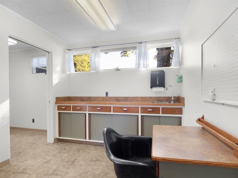 More Photos Of 5973 Walworth Rd, Ontario Medical For Sale