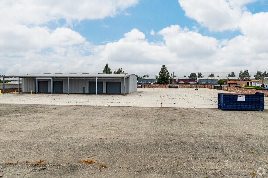 More Photos Of 5551 State St, Montclair Service For Lease