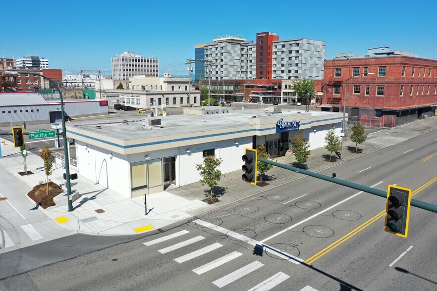 More Photos Of 1503 Pacific Ave, Everett Bank For Lease