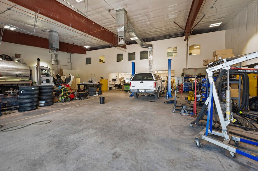More Photos Of 1944 Airport Rd, Rifle Warehouse For Sale