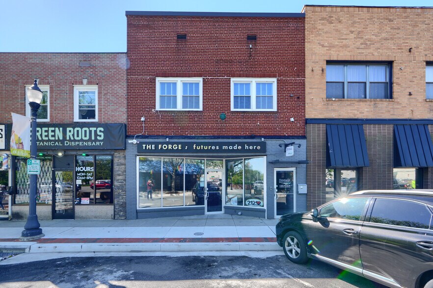 Primary Photo Of 11 Center Pl, Dundalk Office For Sale