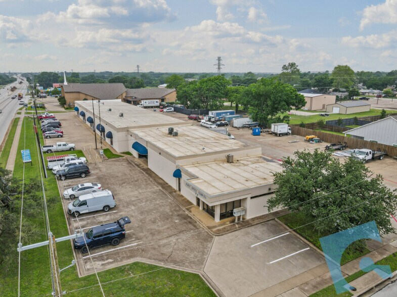 Primary Photo Of 732-750 W Hurst Blvd, Hurst Flex For Lease
