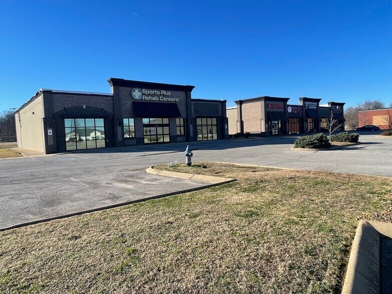 More Photos Of 1378 Union University Dr, Jackson General Retail For Lease
