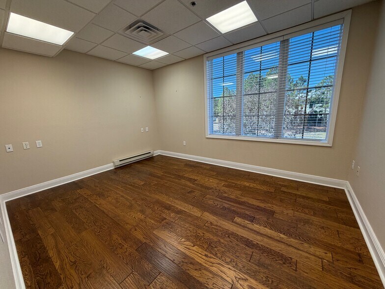 More Photos Of 42 Business Centre Dr, Miramar Beach Office For Sale