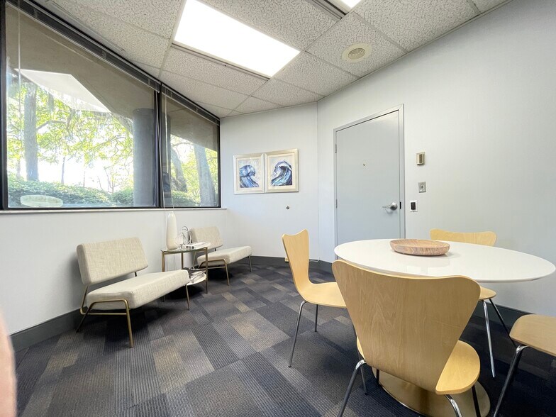 More Photos Of 2511 NW 41st St, Gainesville Office For Sale