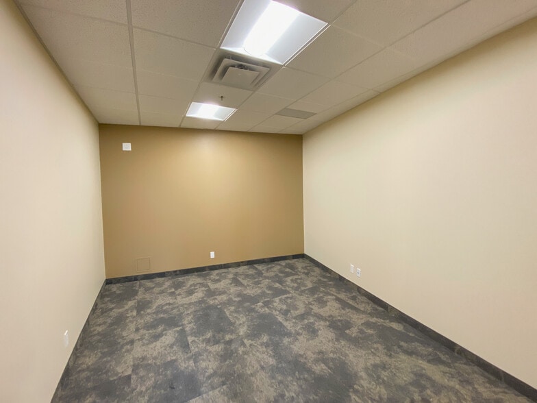 More Photos Of 4 Highland Park Green NE, Rocky View No 44 Warehouse For Sale