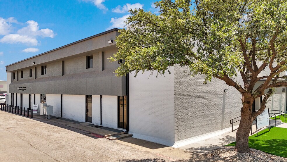 More Photos Of 602 N Baird St, Midland Office For Lease