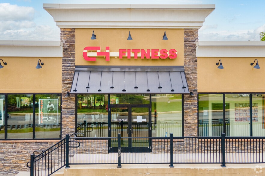 More Photos Of 300 W Lancaster Ave, Devon Storefront For Lease