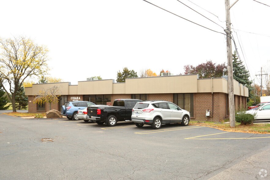 Primary Photo Of 39293 Plymouth Rd, Livonia Medical For Lease