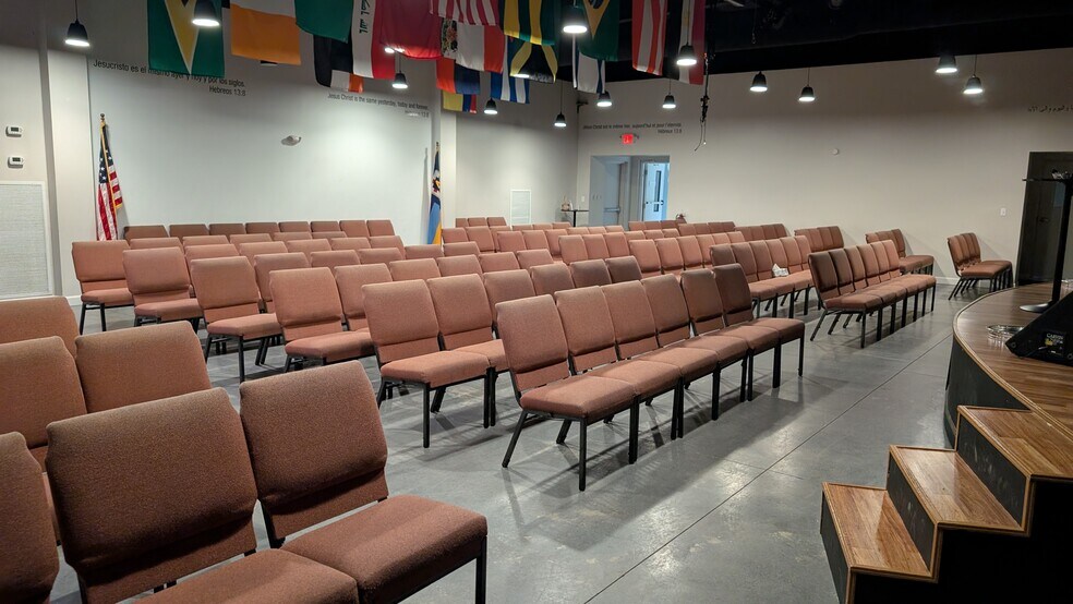 More Photos Of 8622 N Greenwood Ave, Tampa Religious Facility For Lease