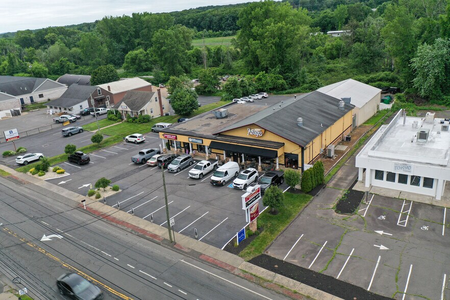 More Photos Of 166 Queen St, Southington Freestanding For Lease