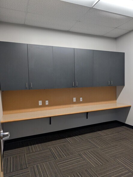 More Photos Of 41 N Bechtle Ave, Springfield Unknown For Lease