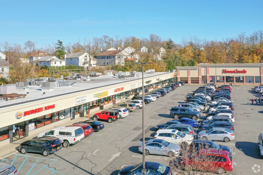 More Photos Of 65 Shore Rd, Port Washington Unknown For Lease