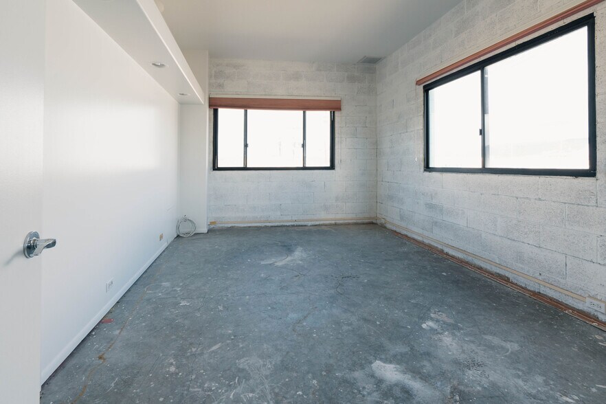 More Photos Of 1709 Kalani St, Honolulu Freestanding For Lease