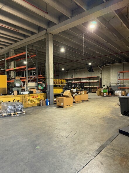 More Photos Of 8300 NW 70th St, Miami Warehouse For Sale