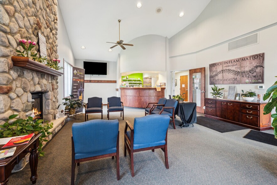 More Photos Of 952 S Park Ave, Fond Du Lac Medical For Sale