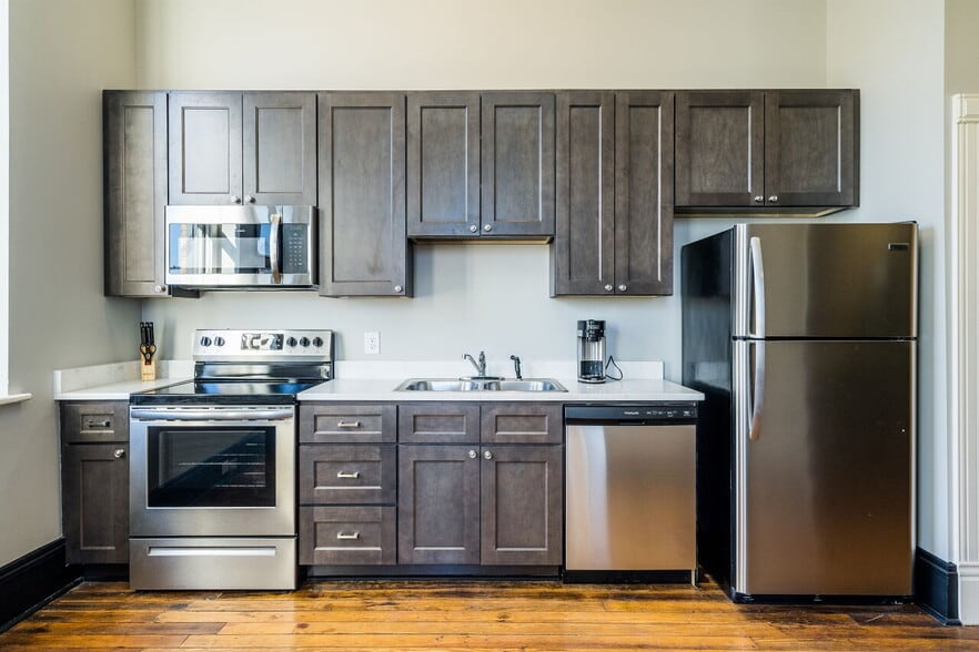 More Photos Of 201 Chatham St, Sanford Office Residential For Sale