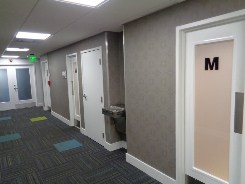 More Photos Of 5353 N Federal Hwy, Fort Lauderdale Medical For Lease