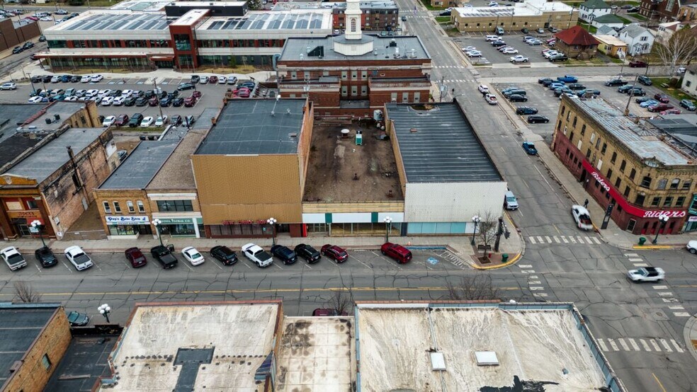 More Photos Of 326 Chestnut St, Virginia Storefront Retail Office For Sale