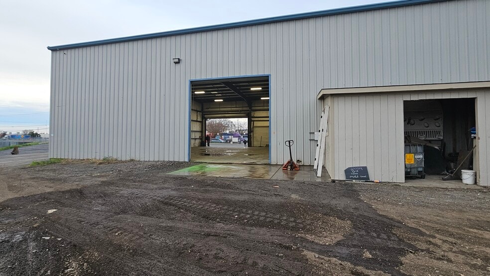 More Photos Of 7563 Reese Rd, Sacramento Warehouse For Lease