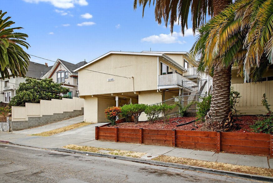 More Photos Of 2125 10th Ave, Oakland Apartments For Sale