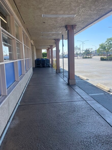 More Photos Of 7663-7667 Broadway, Lemon Grove Supermarket For Sale