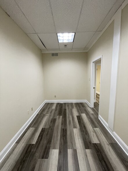 More Photos Of 137 MacDade Blvd, Folsom Medical For Sale