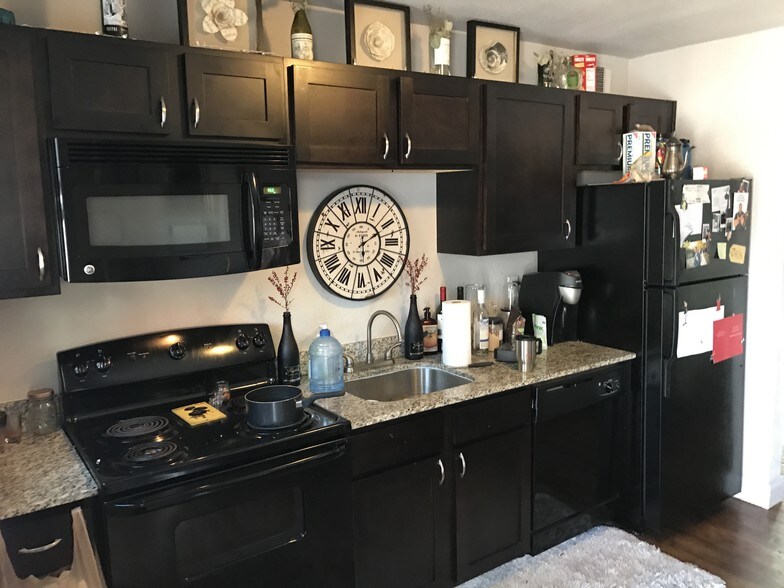 More Photos Of 214 Randolph St, Atlanta Apartments For Sale