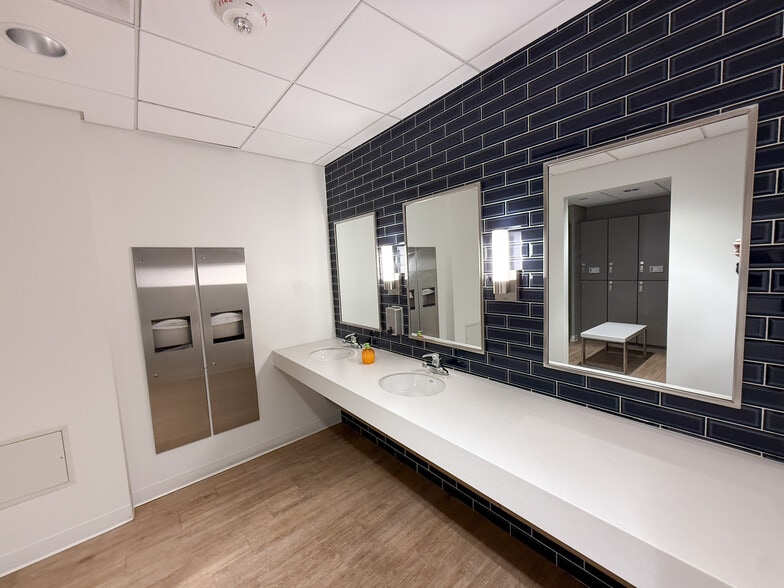 More Photos Of 109 Kenworthy Ave, Lowell Office For Lease