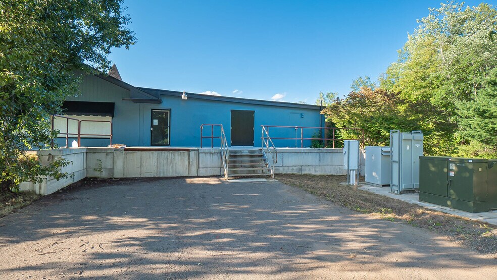 More Photos Of 906 Rt-28, Kingston Restaurant For Sale