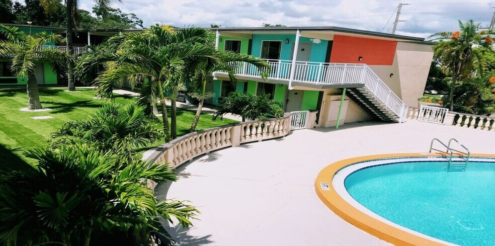 More Photos Of 1320 Cleveland St, Clearwater Hotel For Sale