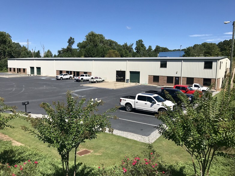 More Photos Of 230 Industrial Park Rd, Baldwin Warehouse For Lease