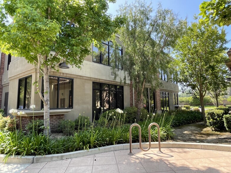 More Photos Of 159 Parrot Ln, Simi Valley Office For Sale