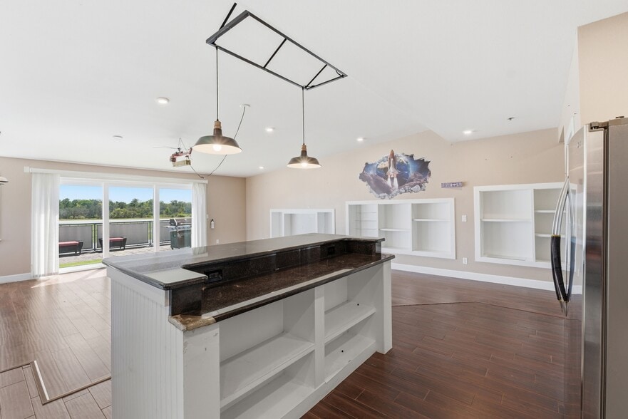 More Photos Of 8600 Airport Blvd, Leesburg Airplane Hangar For Sale