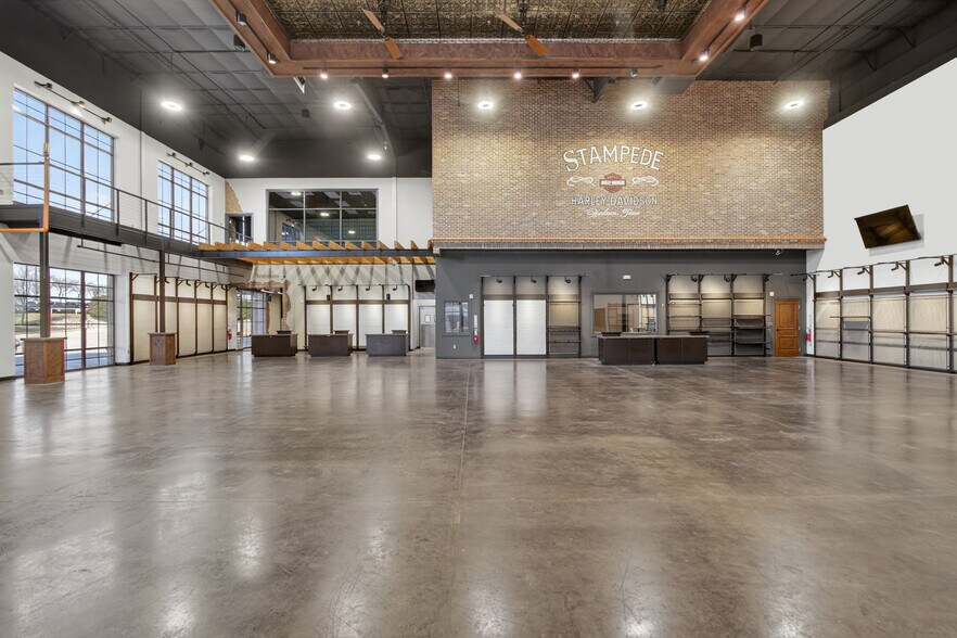 More Photos Of 240 N Burleson Blvd, Burleson General Retail For Sale