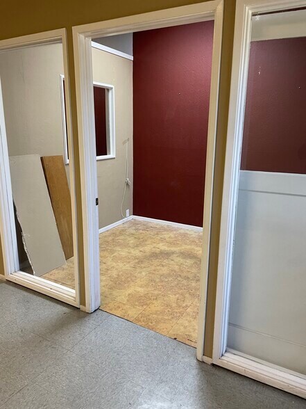 More Photos Of 1037-1049 Redwood St, Vallejo Office For Lease