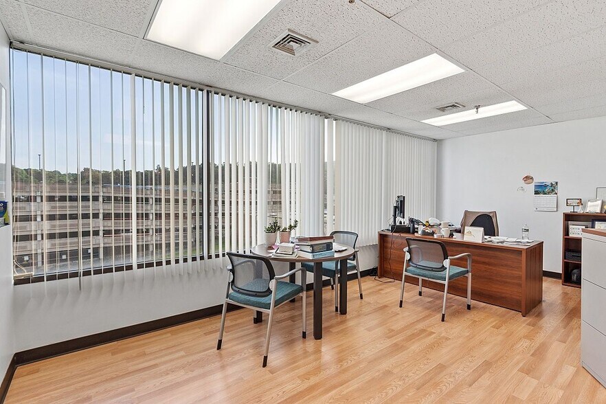 More Photos Of 515 Main St, Fitchburg Office For Lease