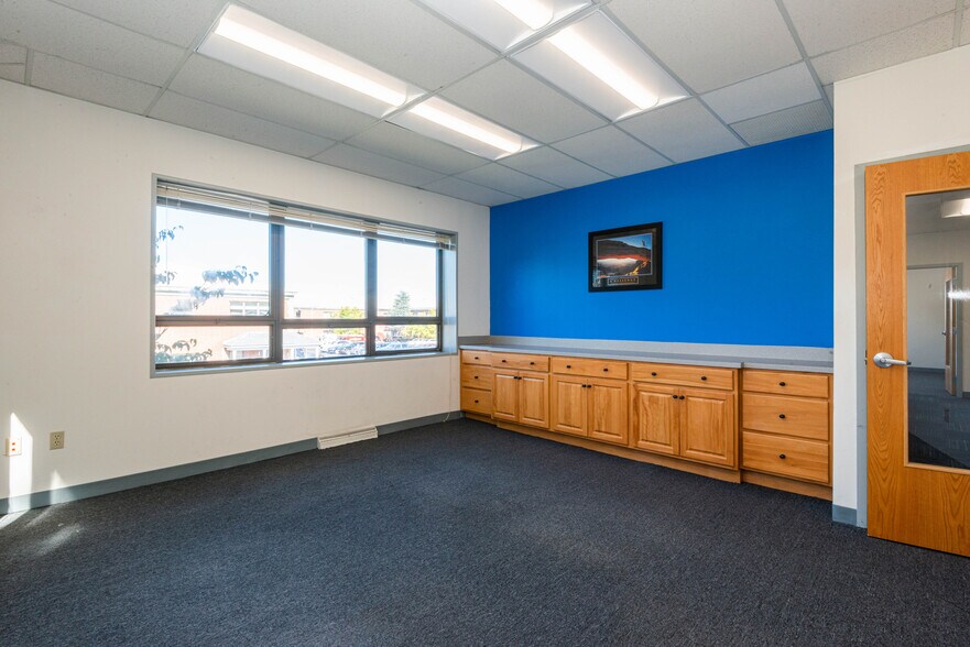 More Photos Of 591 North Ave, Wakefield Office For Lease