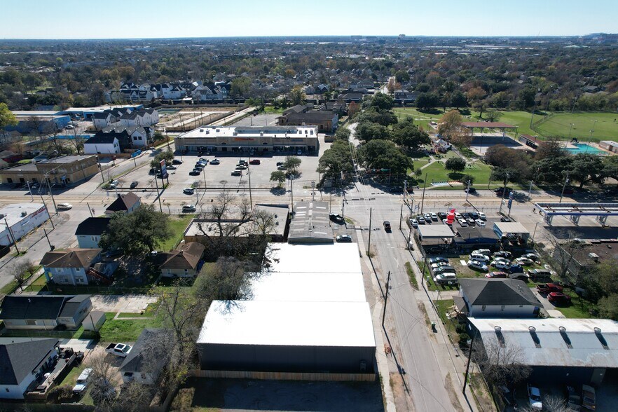 More Photos Of 301 Adams St, Houston Light Manufacturing For Sale